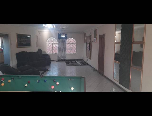 2 BEDROOM PROPERTY TO RENT IN LAUDIUM